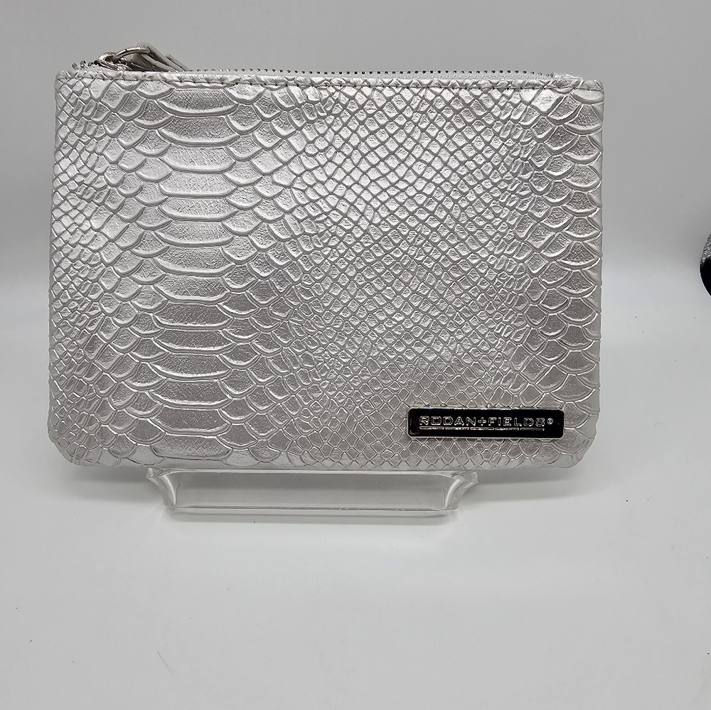 Rodan and Fields Zipper Pouch